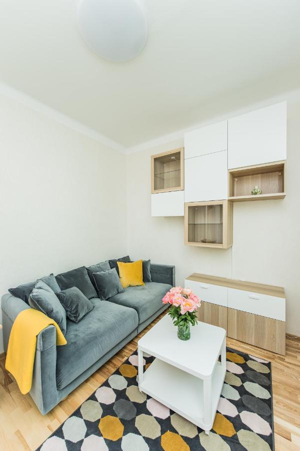 Lovely 1-Bedroom Apartment In Kaunas Old Town ภายนอก รูปภาพ